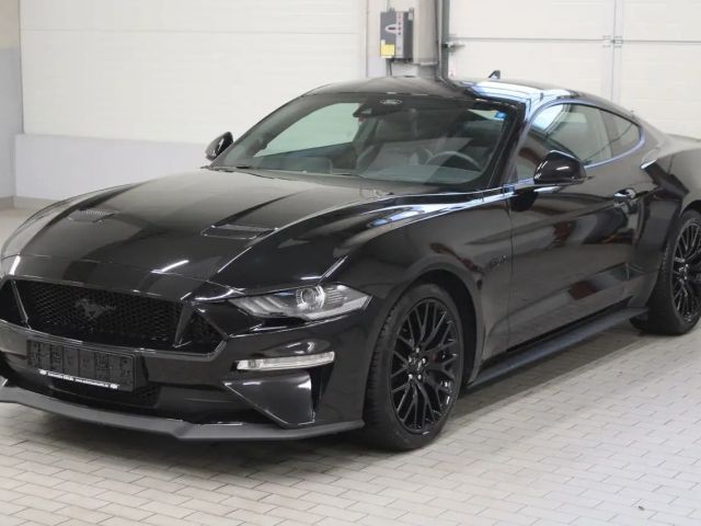 Ford Mustang Fastback GT 5.0 V8