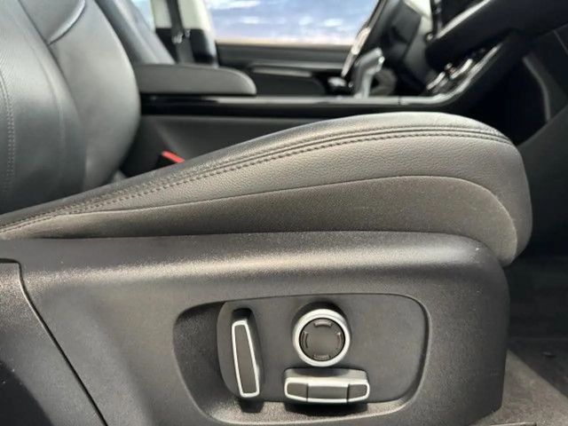 Land Rover Range Rover Evoque P300e S