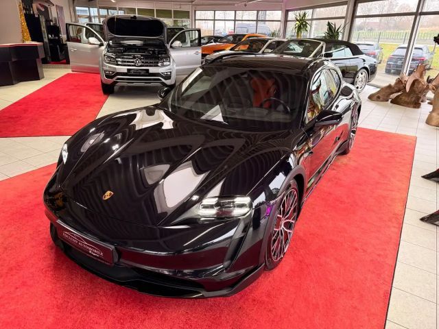 Porsche Taycan 4 Cross Turismo