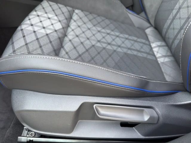 Volkswagen Golf 2.0 TDI DSG R-Line Variant