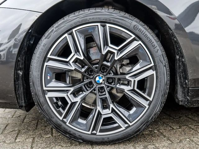 BMW 520 520d M-Sport Sedan