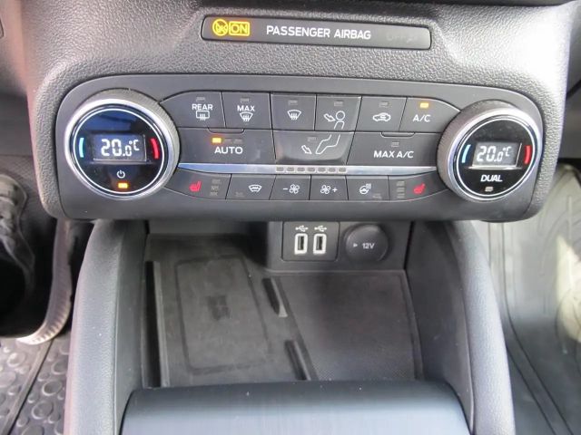 Ford Focus Titanium Wagon