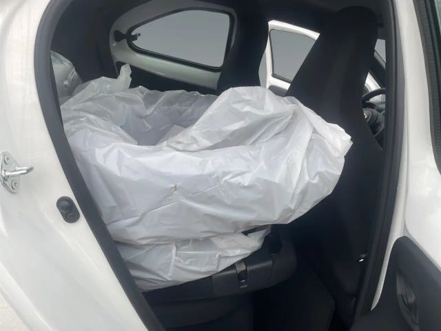 Toyota Aygo X Hatchback Play