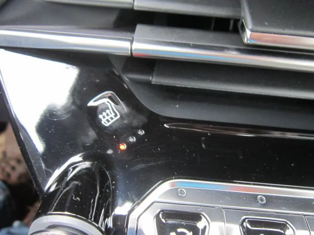 Peugeot 208 Allure Pack