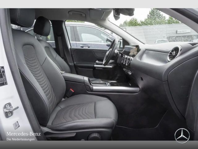 Mercedes-Benz B 180 Progressive Sedan