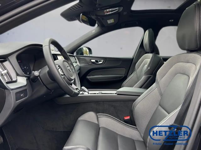 Volvo XC60 AWD Dark Plus