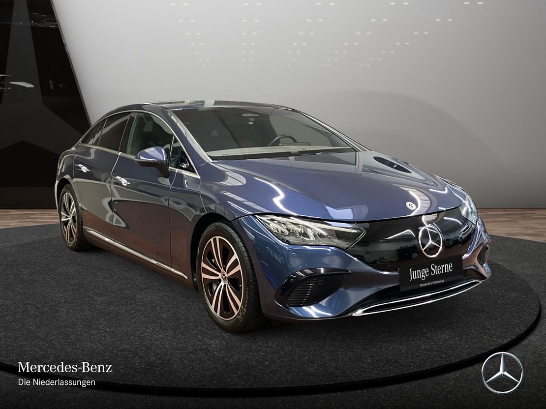 Mercedes-Benz EQE 300 Sedan