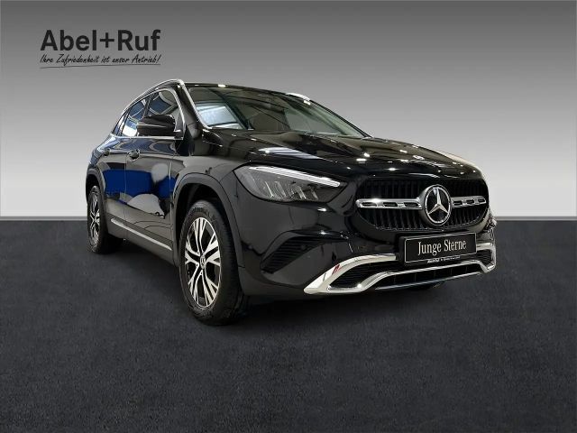 Mercedes-Benz GLA 200 Progressive