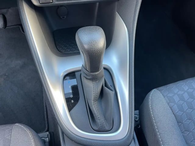 Toyota Yaris Hatchback Hybride Team D