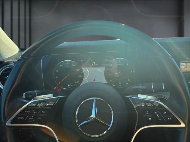 Mercedes-Benz E 220 AVANTGARDE E 220 d Estate