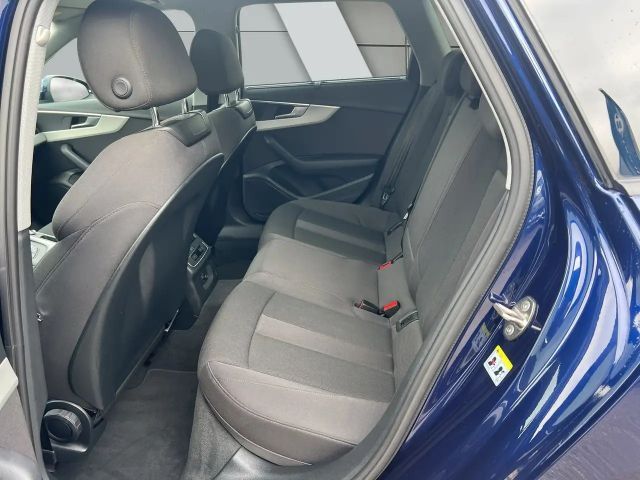Audi A4 40 TFSI Avant S-Line