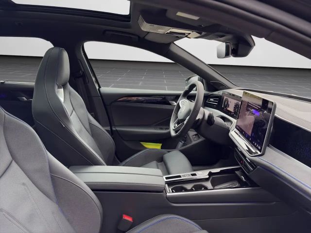 Volkswagen Passat R-Line eHybrid