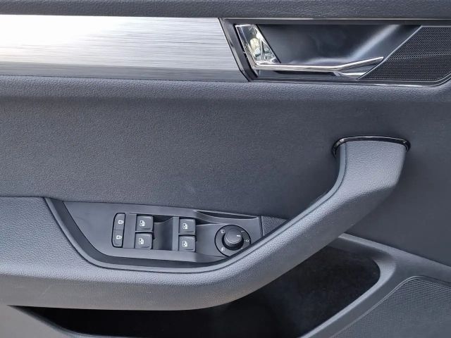 Skoda Superb Ambition Combi iV