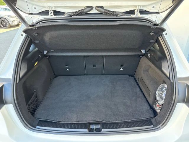 Mercedes-Benz B 180 B 180 d Sedan