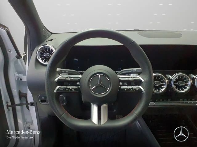 Mercedes-Benz B 200 AMG Line Sedan