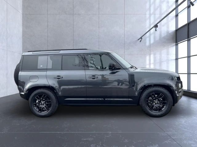 Land Rover Defender 110 D250 Dynamic SE