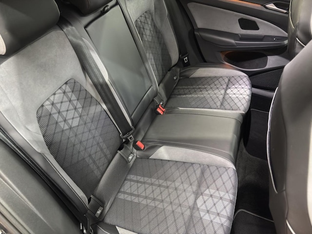 Volkswagen Golf R-Line Variant