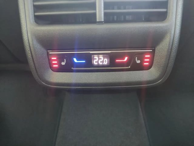 Volkswagen Passat 1.5 eTSI Business Variant