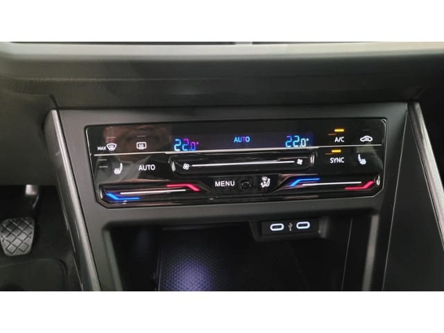 Volkswagen Polo 1. 0 TSI KLIMA, NAVI, MATRIX-LED