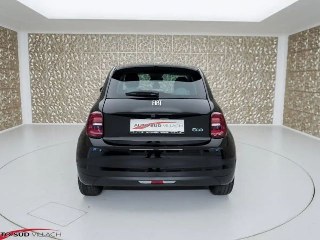 Fiat 500e La Prima