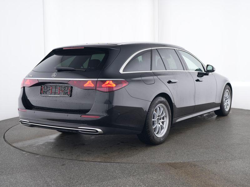 Mercedes-Benz E 200 AVANTGARDE Estate