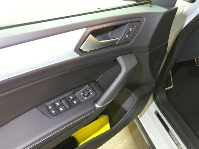 Volkswagen Touran 1.5 TSI DSG R-Line