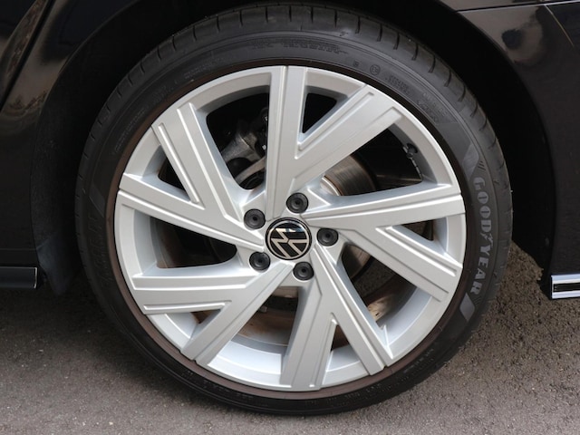 Volkswagen Golf R-Line Variant