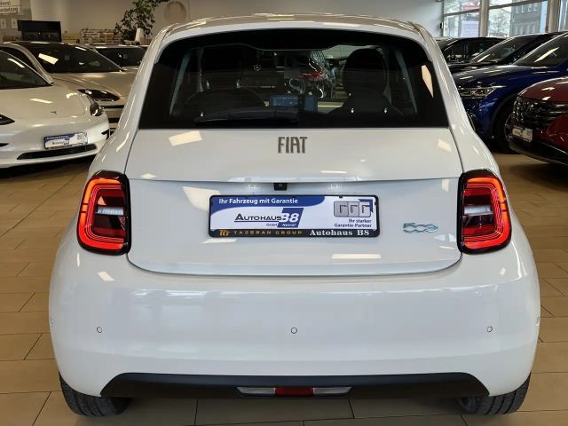 Fiat 500e R.cam*SHZ*Totwinkelass*42Kwh*Spurhalteass