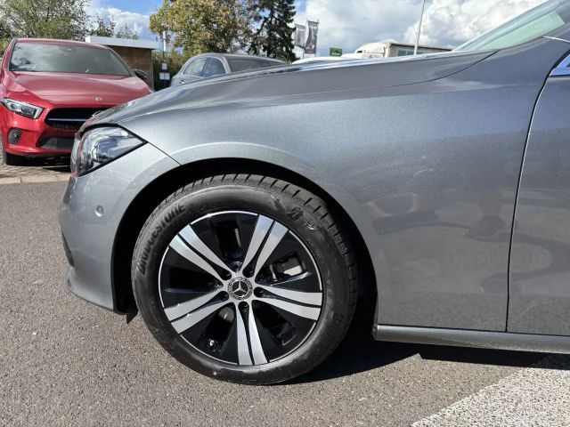 Mercedes-Benz C 200 AVANTGARDE Sedan