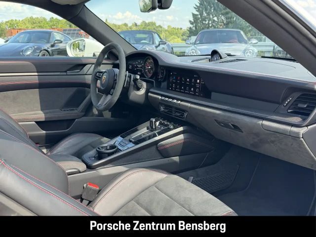 Porsche 992 Carrera Coupé GTS