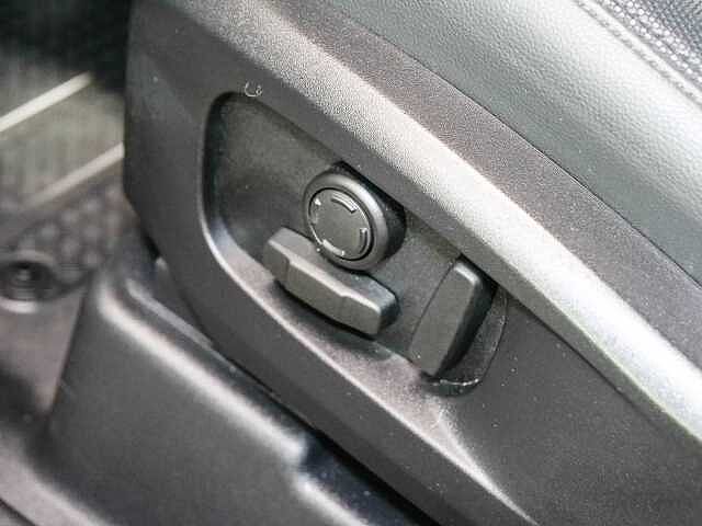 Land Rover Defender 110 Dynamic SE