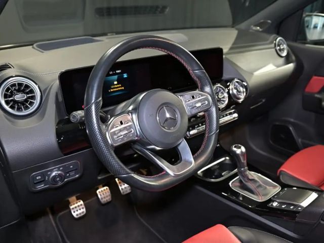Mercedes-Benz B 200 AMG Line B 200 d