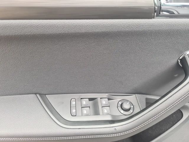 Skoda Superb 2.0 TDI Combi Style Style