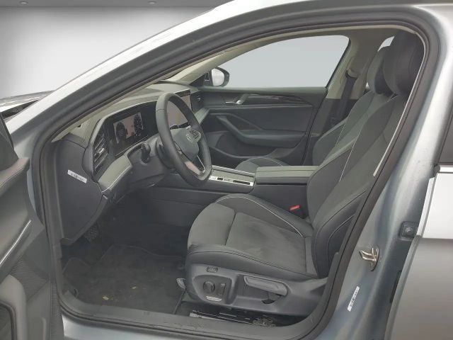 Volkswagen Passat 1.5 eTSI Business DSG