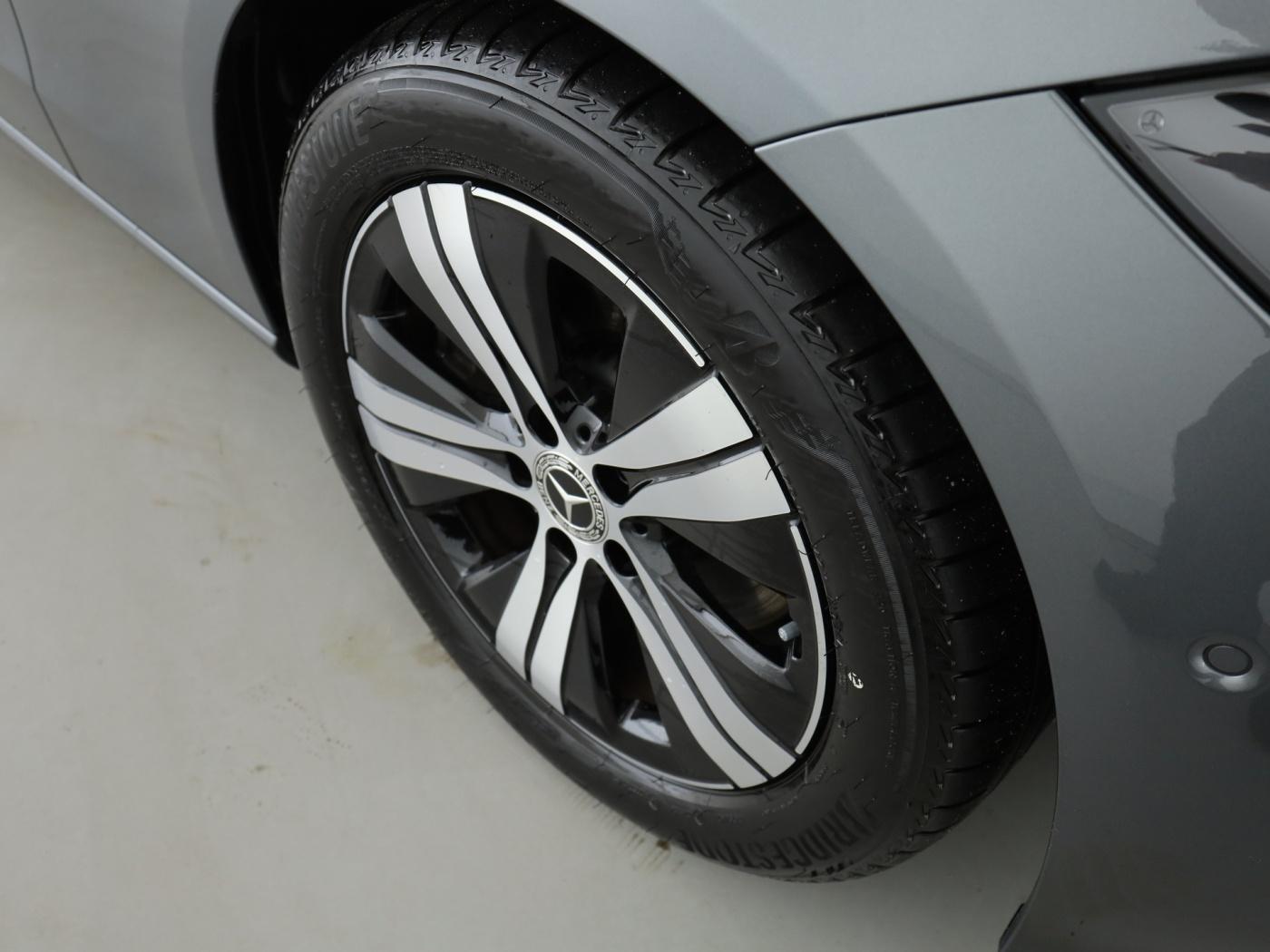 Mercedes-Benz C 200 AVANTGARDE Sedan