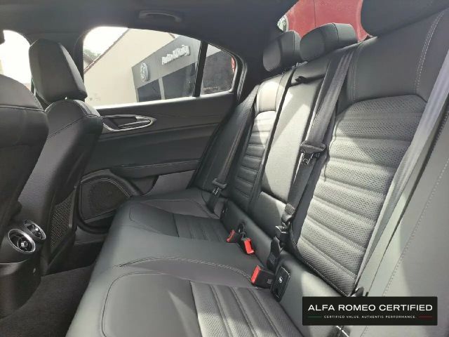 Alfa Romeo Giulia AT8 Q4 Turbo Veloce