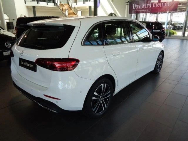 Mercedes-Benz B 180 KAMERA,LED,NAVI,NP:44.095,-