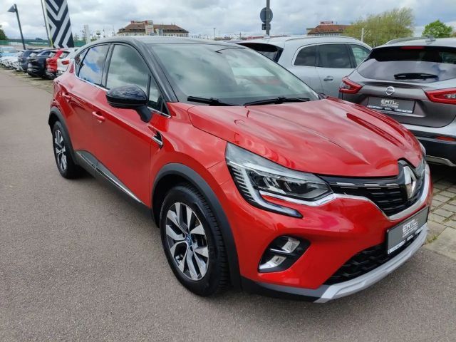 Renault Captur E-Tech Intens