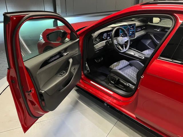 Volkswagen Passat R-Line Style Variant