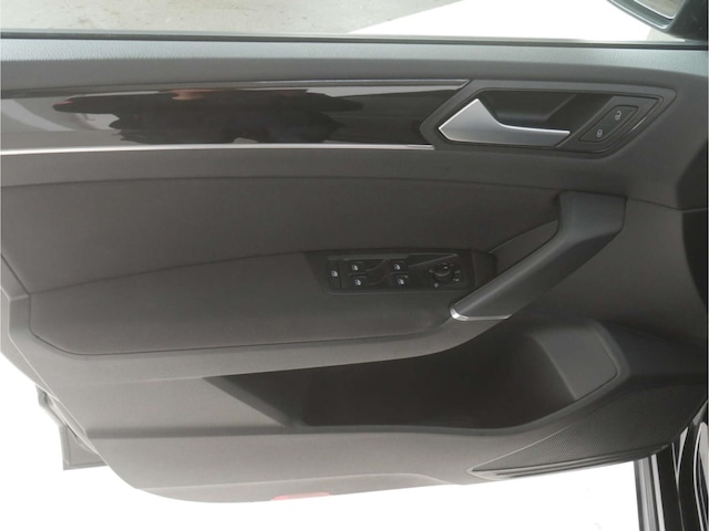 Volkswagen Touran 1.5 TSI DSG R-Line