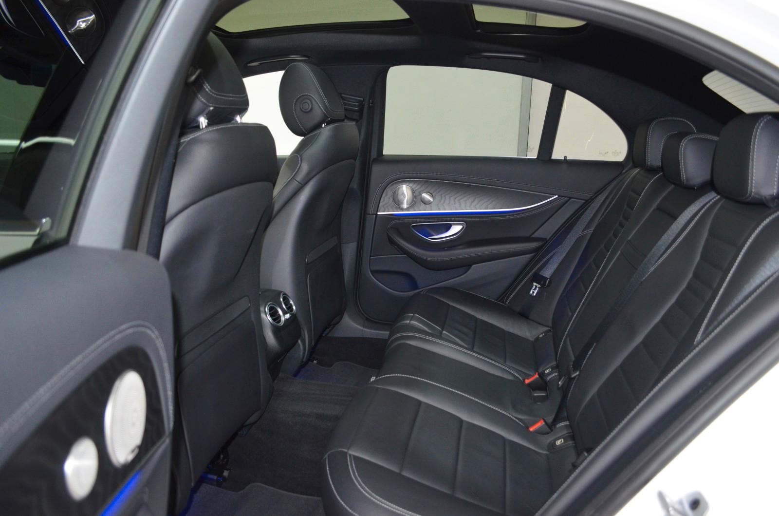 Mercedes-Benz E 300 4MATIC E 300 de Sedan