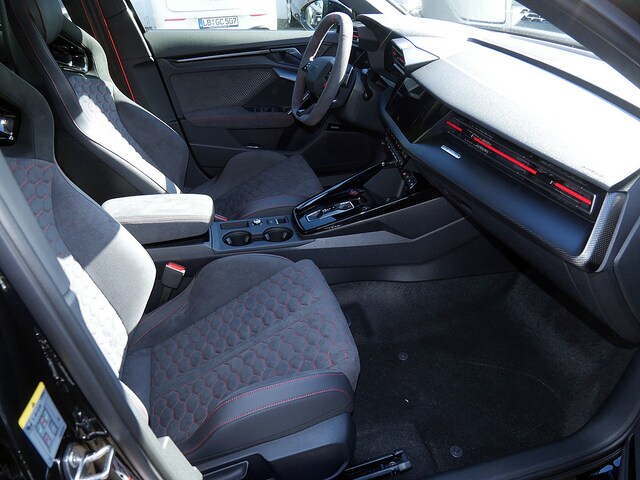 Audi RS3 Quattro S-Tronic Sedan