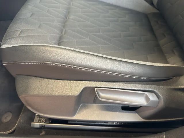 Volkswagen Golf 2.0 TDI DSG Variant