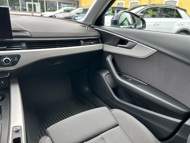 Audi A4 35 TFSI Avant S-Tronic