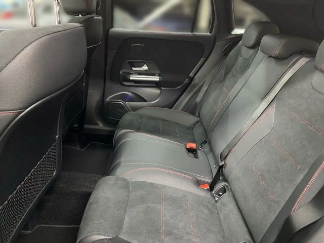 Mercedes-Benz GLA 200 AMG Line