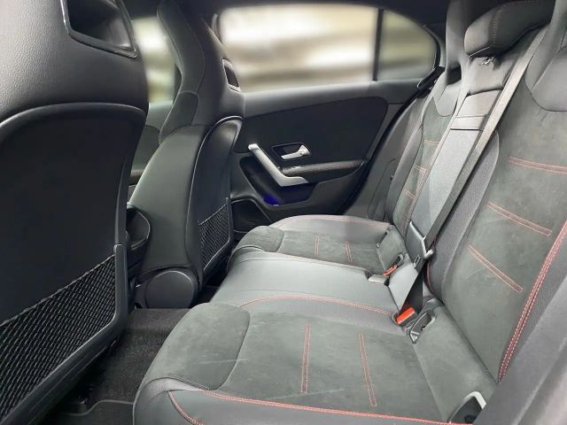 Mercedes-Benz A 180 AMG Line