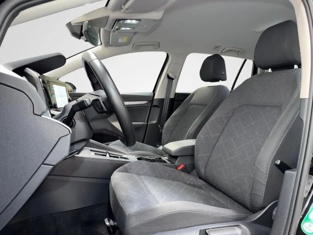 Volkswagen Golf 1.5 TSI DSG Life Variant