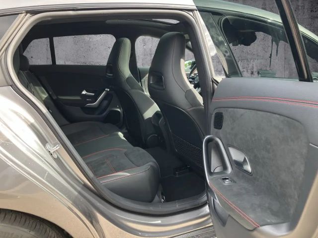 Mercedes-Benz CLA 200 AMG Line Shooting Brake