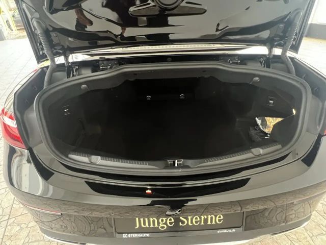 Mercedes-Benz E 200 AMG Line Cabriolet