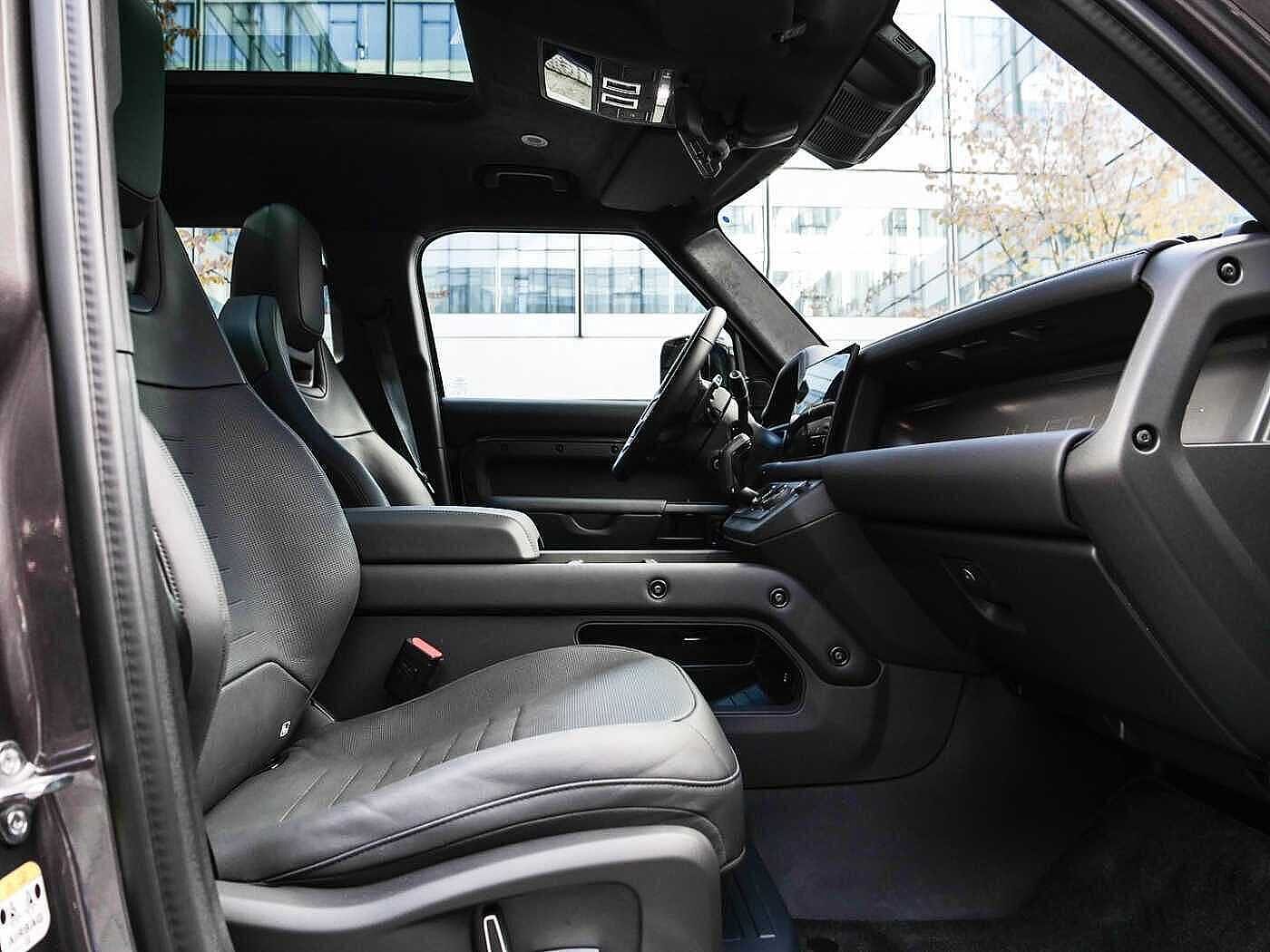 Land Rover Defender 110